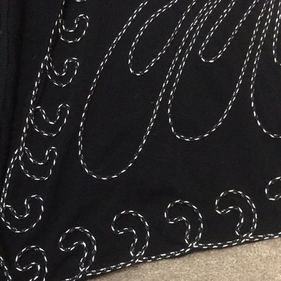 Once Again | Embroidered Open Top - Picture 4 of 5